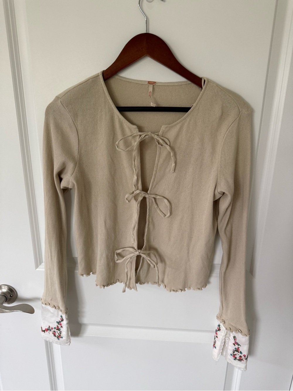Free People Dipped In Floral Cardi Top Size Small - Picture 2 of 7